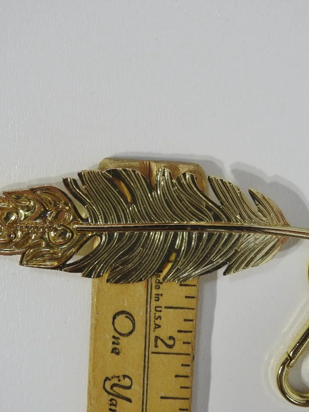 Jessica Simpson Gold Tone Feather Key Chain Signed 6